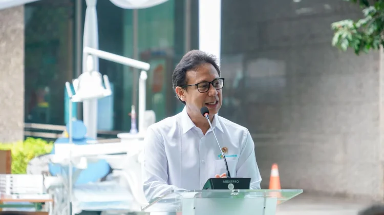 Government Sends Aid to Restore Health Services in Sumatra
