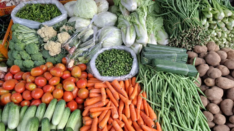 Colorful Plates, Healthier Lives: Vegetable Benefits by Color