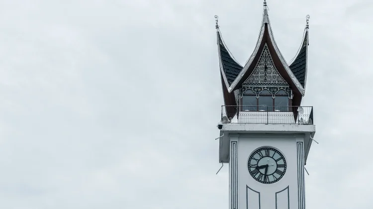 The History of the Jam Gadang Clock as a Tourism Icon of West Sumatra