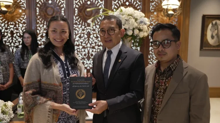 Minister Promotes Local History Through Minangkabau Manuscript