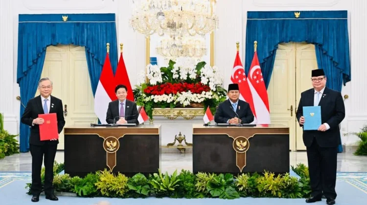 Indonesia-Singapore Sign 26 Pacts as Leader's Retreat Done in Jakarta