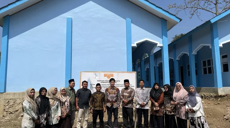 Japan Hands Over New School Building in West Java