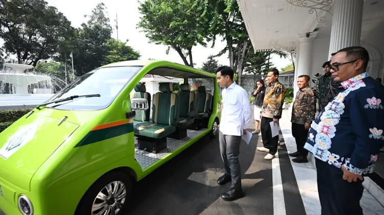 Unissula University Students Develop Solar-Assisted Electric Vehicle Prototype