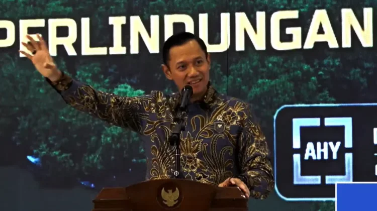 Indonesia Pitches Giant Sea Wall as Economic Transformation Project