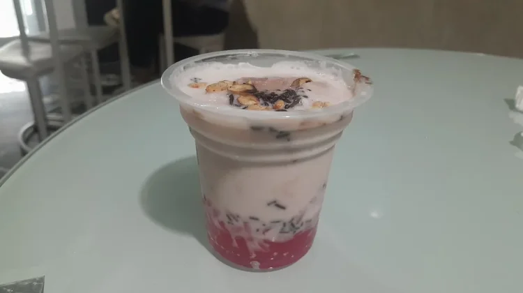 Es Podeng, A Sweet Escape from the Tropical Days