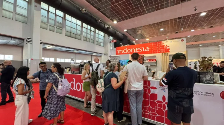 Indonesian Coffee Products Draw Attention International Visitors at WoC