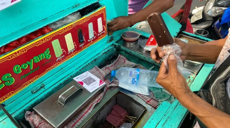 Looking for Something Cool? Try Indonesia's Es Goyang