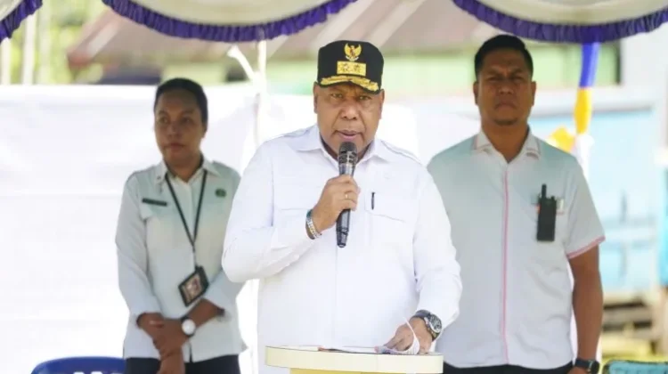 Papua Builds People's School for Underprivileged Children