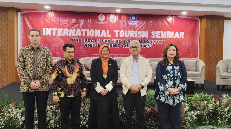Communication Doctoral program held an International Tourism Seminar