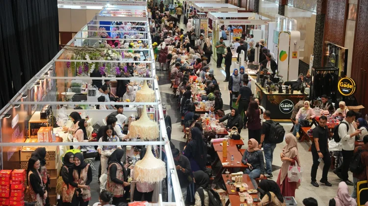 National Police's Wives Union Hosts Creative Bazaar, Supports Small Businesses