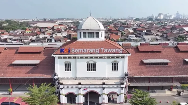 "The Building is Now Nicer": Locals on Revitalization of Semarang Tawang Station