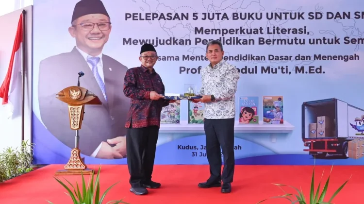 Government Distributes 5.5 Million Books to Boost Children's Literacy