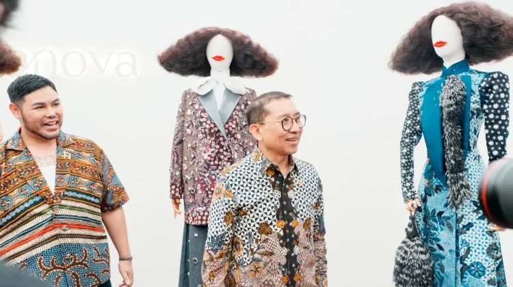 Fadli Zon Promotes Indonesian Textiles on the Global Fashion Stage