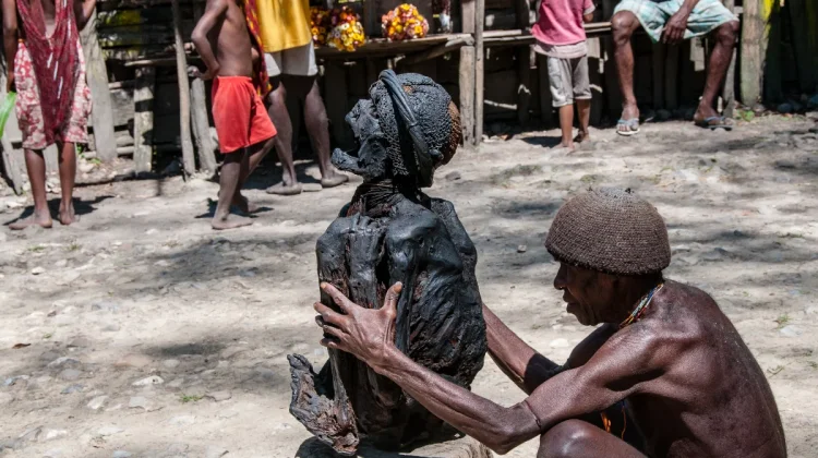 Unique Funeral Traditions Become a Tourism Attraction in Indonesia