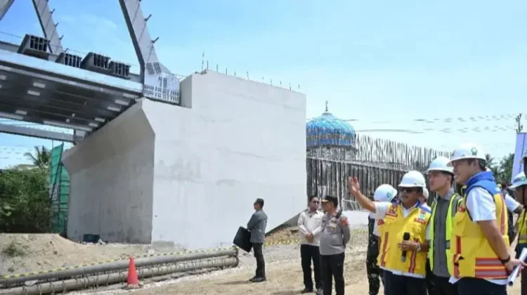 VP Gibran Inspects Post-Disaster Aceh Bridge, Emphasizes Quality and Punctuality