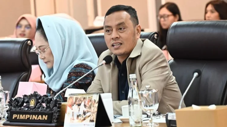 House Supports Govt Tightening of Foreign National Naturalization Procedures