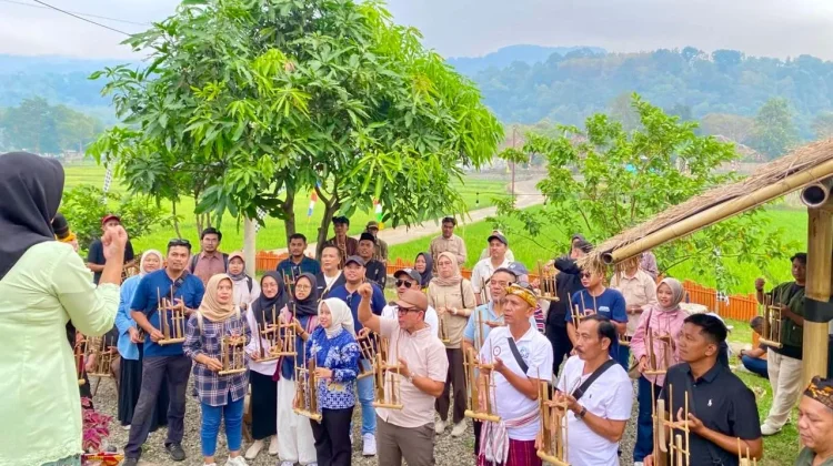 Indonesia Boost Local Tourism Villages to Capture Global Muslim Tourist Market