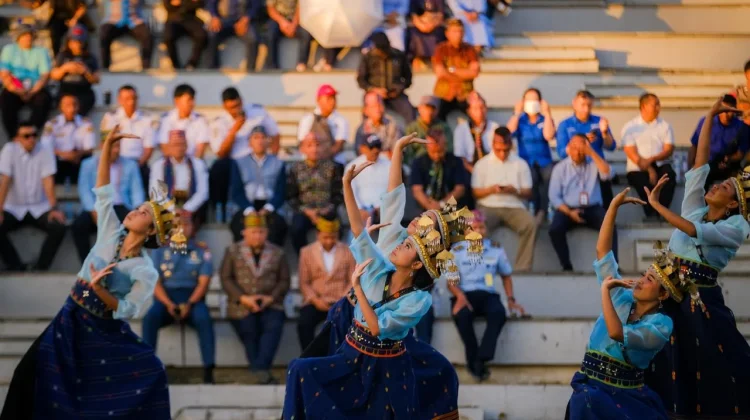 Golo Koe Festival Draws Tens of Thousands of Tourists to Labuan Bajo