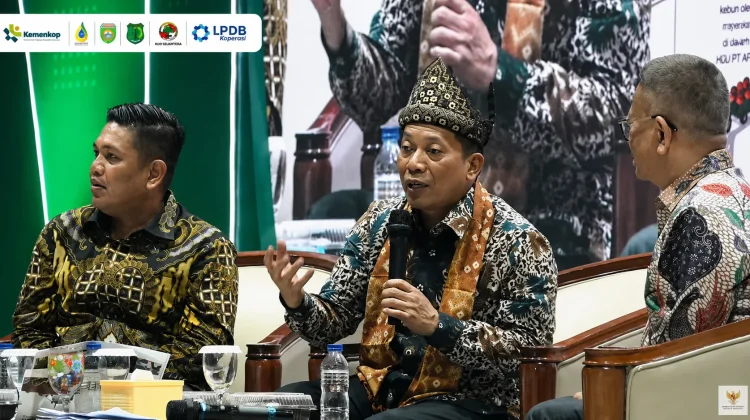 Cooperatives Urged to Manage Palm Oil Processing Plants