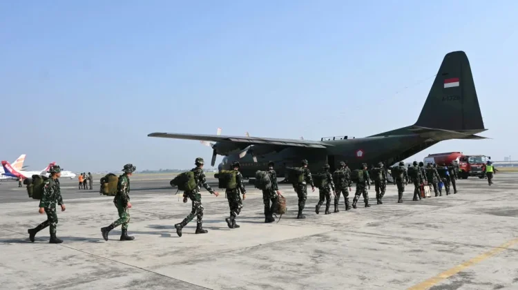 TNI AU Deploys 220 Troops to West Kalimantan for Forest and Land Fire Responce