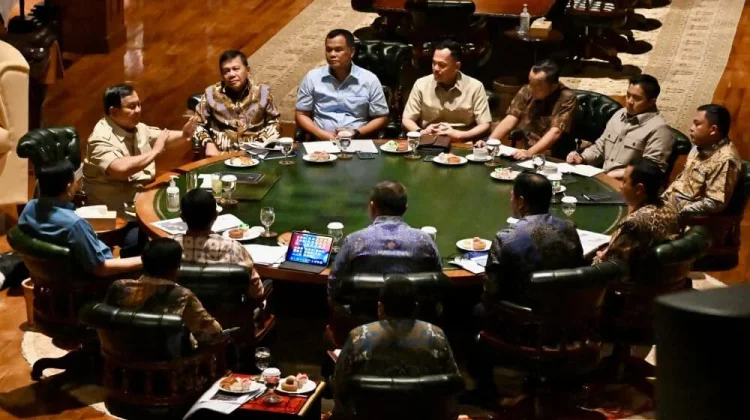 Prabowo Evaluates Kalimantan Forest Fires and Flores Earthquake Handling