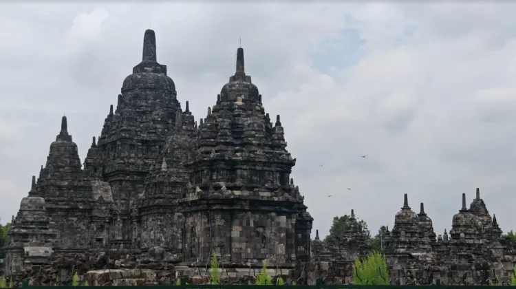 Candi Sewu: Prambanan's Older and Underrated Neighbor