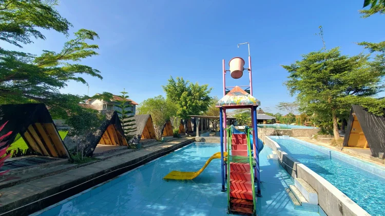 Ciblon Ndeso Offers a Rural Spring Bathing Experience