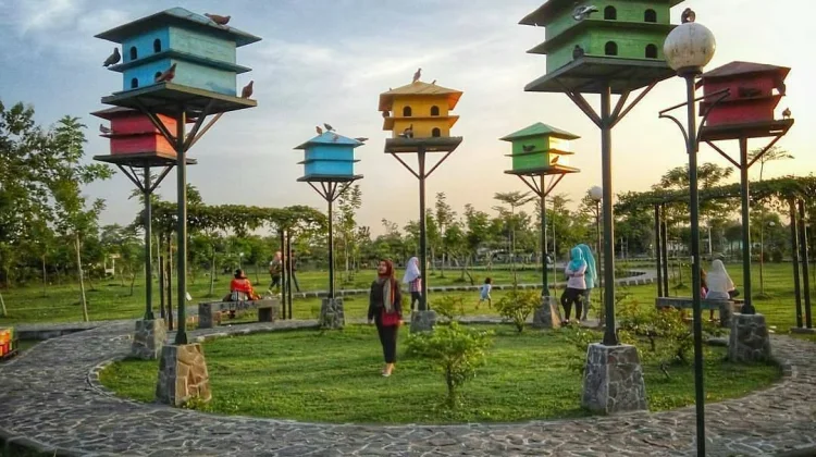 Gergunung Urban Forest Combines Greenery and Modern Facilities