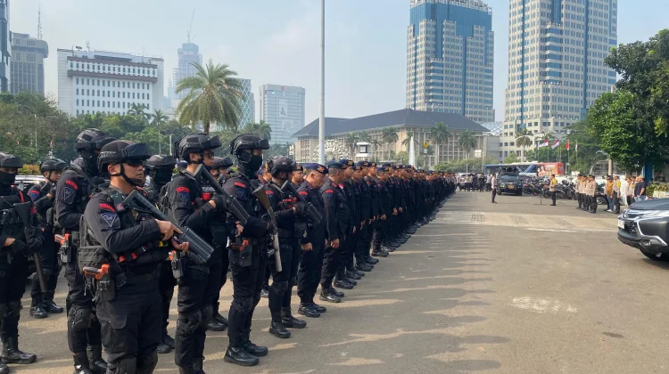 Jakarta Police Deploy 18,504 Personnel to Secure Protests in Central Jakarta