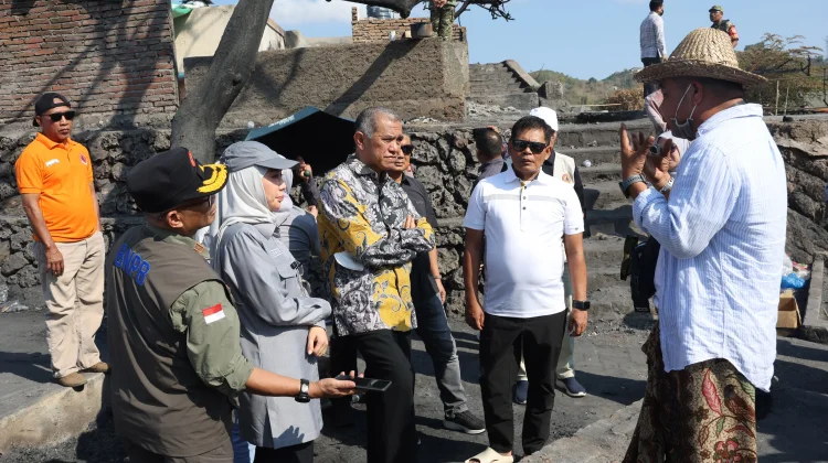 House Emphasizes Retaining Heritage in Reconstructing Sade Traditional Village