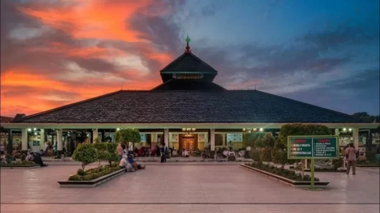 Demak Grand Mosque Reflects Indonesia's Islamic Heritage