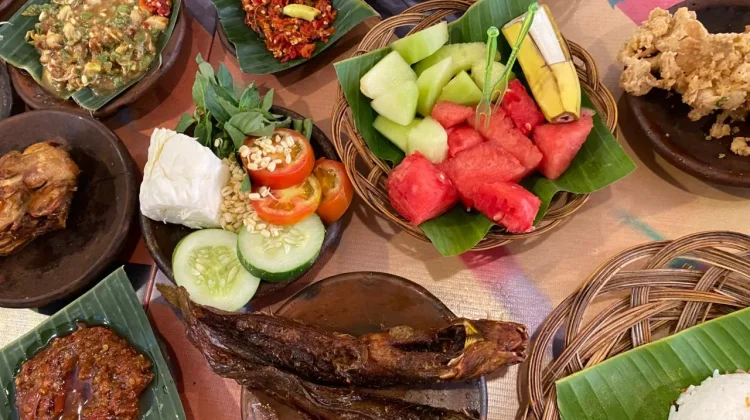 Indonesian Food Culture Reflects Natural Diversity and Traditions
