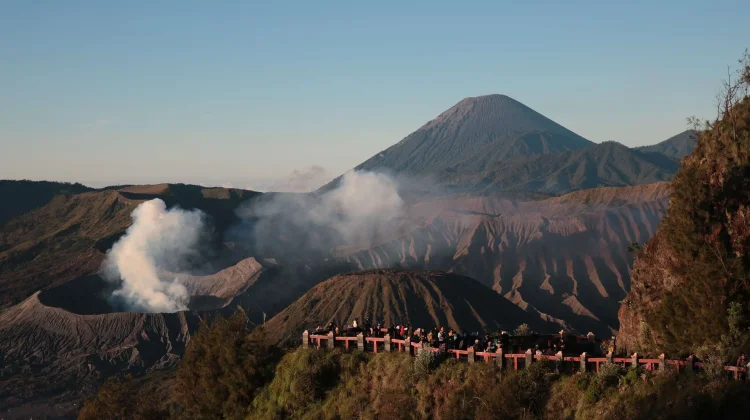 Indonesia Temporarily Closes Access to Nine National Parks Amid Forest Fire Risk