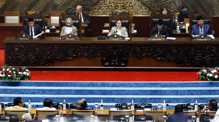 House of Representatives Reflects about Democracy on Its 81st Anniversary