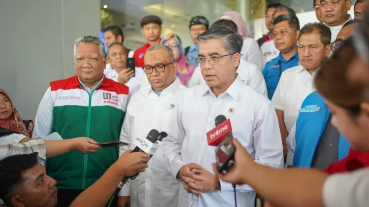 Govt and Labor Groups Discuss Strengthening Worker Protection Bill