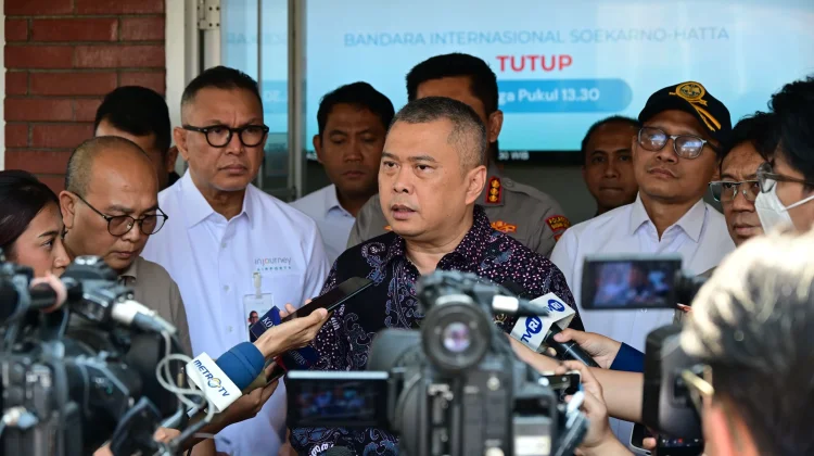 Indonesia Prepares Alternative Airports amid Volcano Eruption