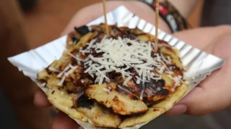 Pisang Plenet, Semarang’s Nostalgic Grilled Banana Snack