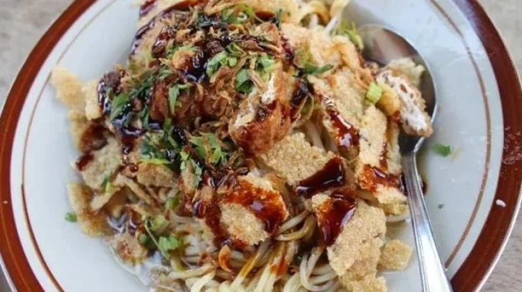 Mie Kopyok, a Traditional Noodle Dish from Semarang