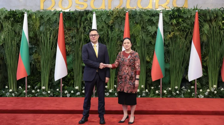 House Speaker Holds a Meeting with Bulgaria's Deputy Prime Minister