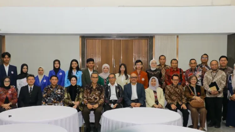 Minister Highlights Scholarships to Expand Higher Education Access