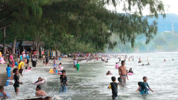 Exploring Hamadi Beach, a Must-Visit Destination in Jayapura