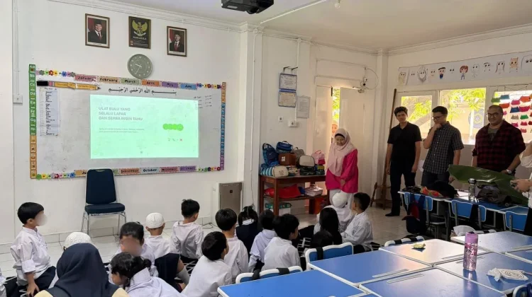 Parents Take Part in Learning Through Guest Teacher Program