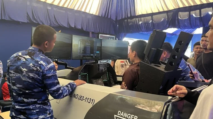 TNI Fair Features F-16 Fighter Jet Simulator for Visitors to Try