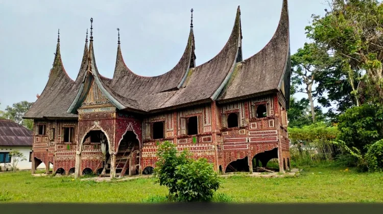 Rumah Gadang Surambi Papek Showcases Unique Minangkabau Architecture