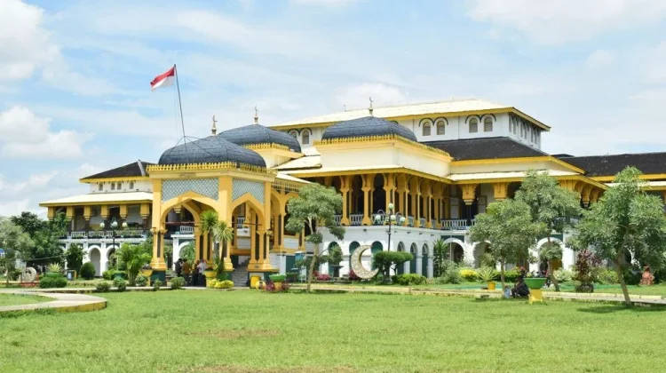 Maimun Palace Reveals Medan's Royal History through Architecture