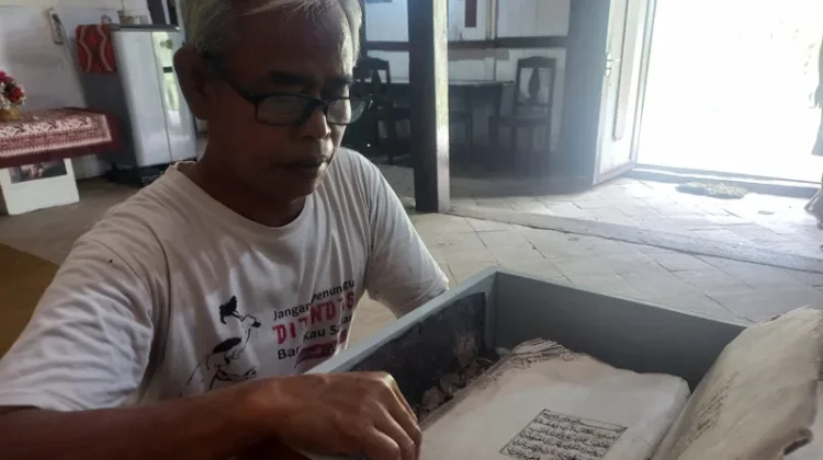 Handwritten Quran Preserves Islamic Heritage in Gunungkidul