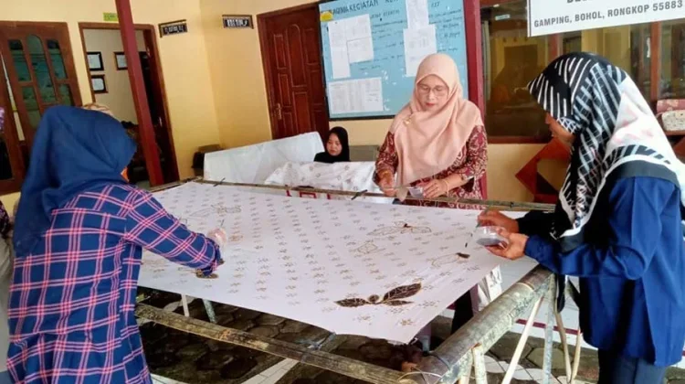 Kromojati Batik Reflects Bohol’s Teak Planting Wedding Tradition