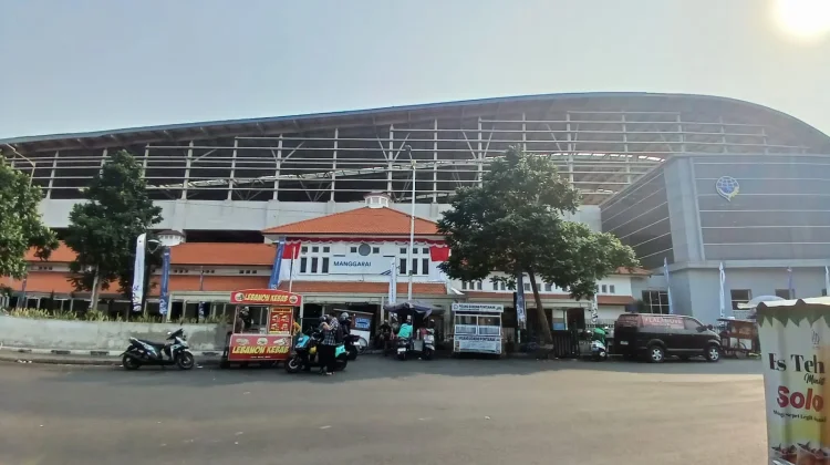 Manggarai Station: Jakarta's Commuter Railway Hub Set to Serve Long-Distance Trains