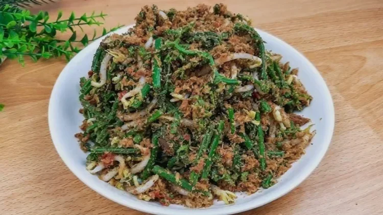 Anyang Pakis, A Traditional Ramadan Dish from Sumatra