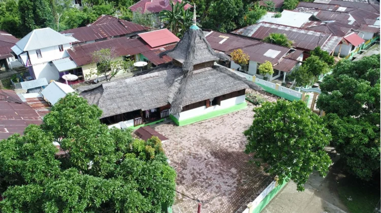 Wapauwe Old Mosque Preserves Maluku's Early Islamic Heritage